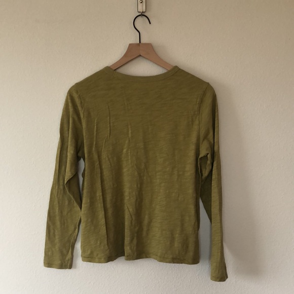 Old Navy EveryWear Long Sleeve T-Shirt - Picture 7 of 7